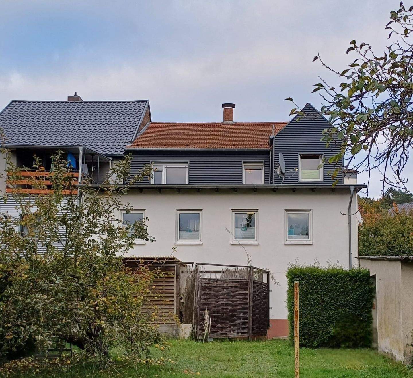 Zweifamilienhaus mit großer Saunalandschaft im UG, (zur Zeit noch Praxis im EG) Garage, Stellplätzen, Garten und Terrasse, in St. Ingbert-Rohrbach, 66386 St. Ingbert (Sankt Ingbert)
