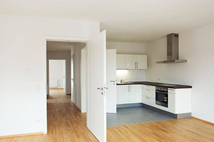4-Zi.-Whg. mit Balkon und Einbauküche, 90425 Nürnberg