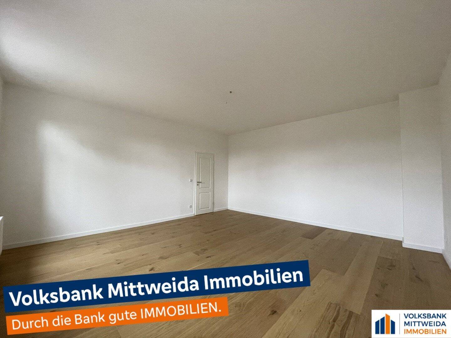Exklusive Dachgeschosswohnung mit Balkon in aufwendig saniertem Gründerzeithaus, 8223 Falkenstein/Vogtl.