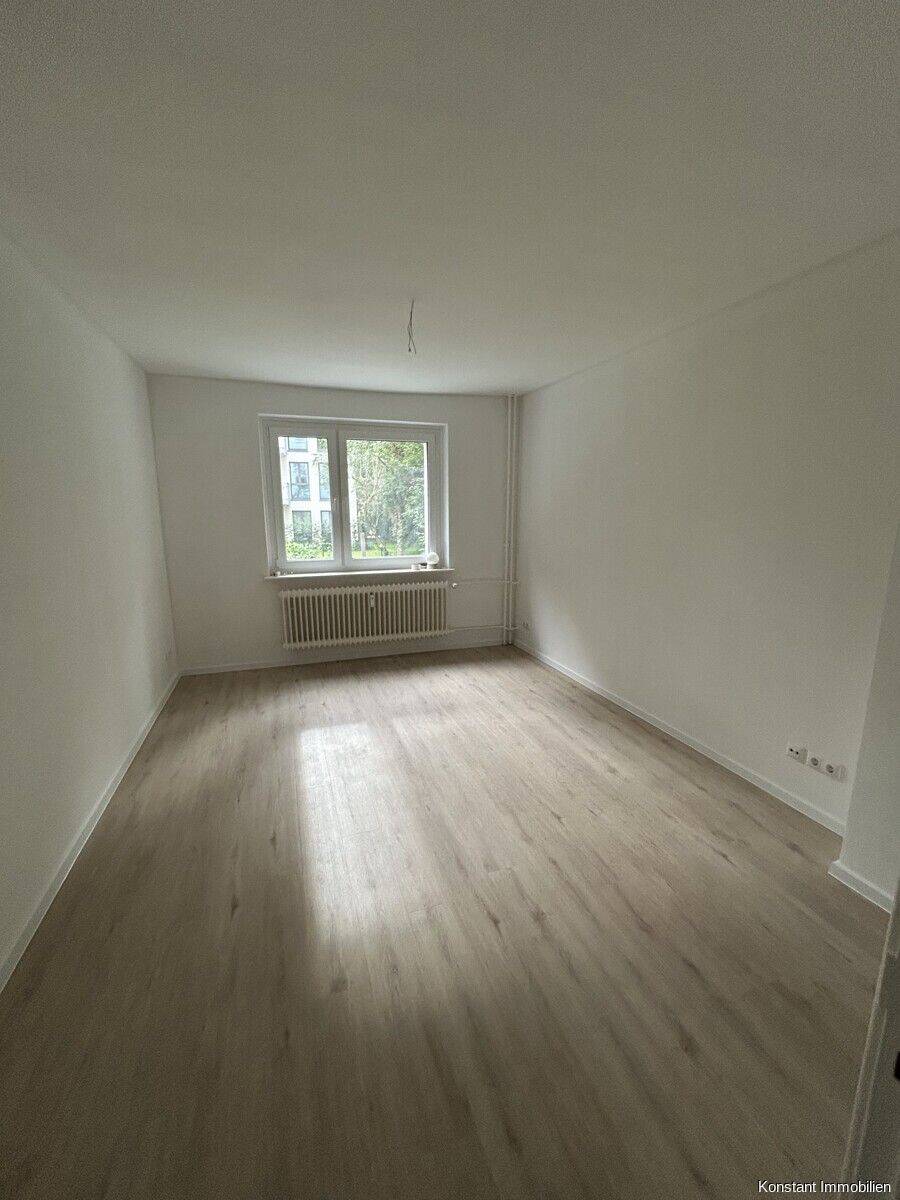 3- Zimmer-Wohnung in Hamburg-Barmbek – Erstbezug nach Sanierung !, 22083 Hamburg (Hamburg-Nord Barmbek-Süd)