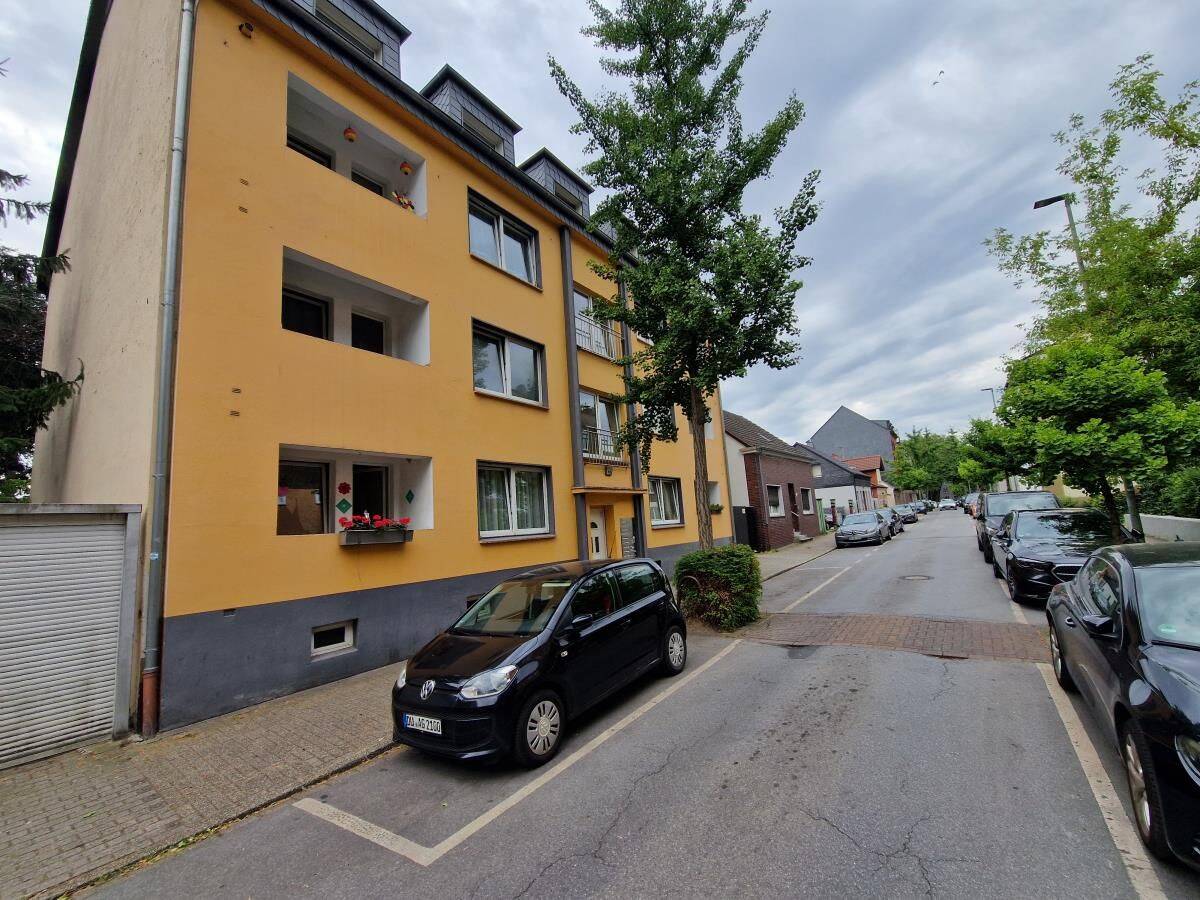 Mehrfamilienhaus mit 10 Wohnungen und 8 Balkonen – umfassend saniert, 47166 Duisburg