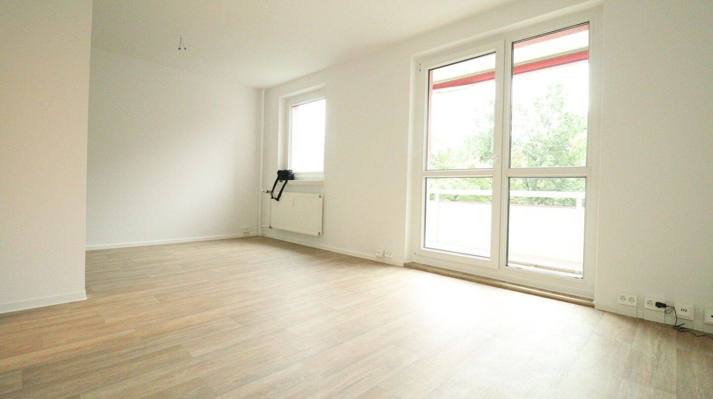Erstbezug nach Sanierung – 3-Raumwohnung mit Dusche, 9119 Chemnitz (Helbersdorf Kapellenberg Kappel Zentrum)