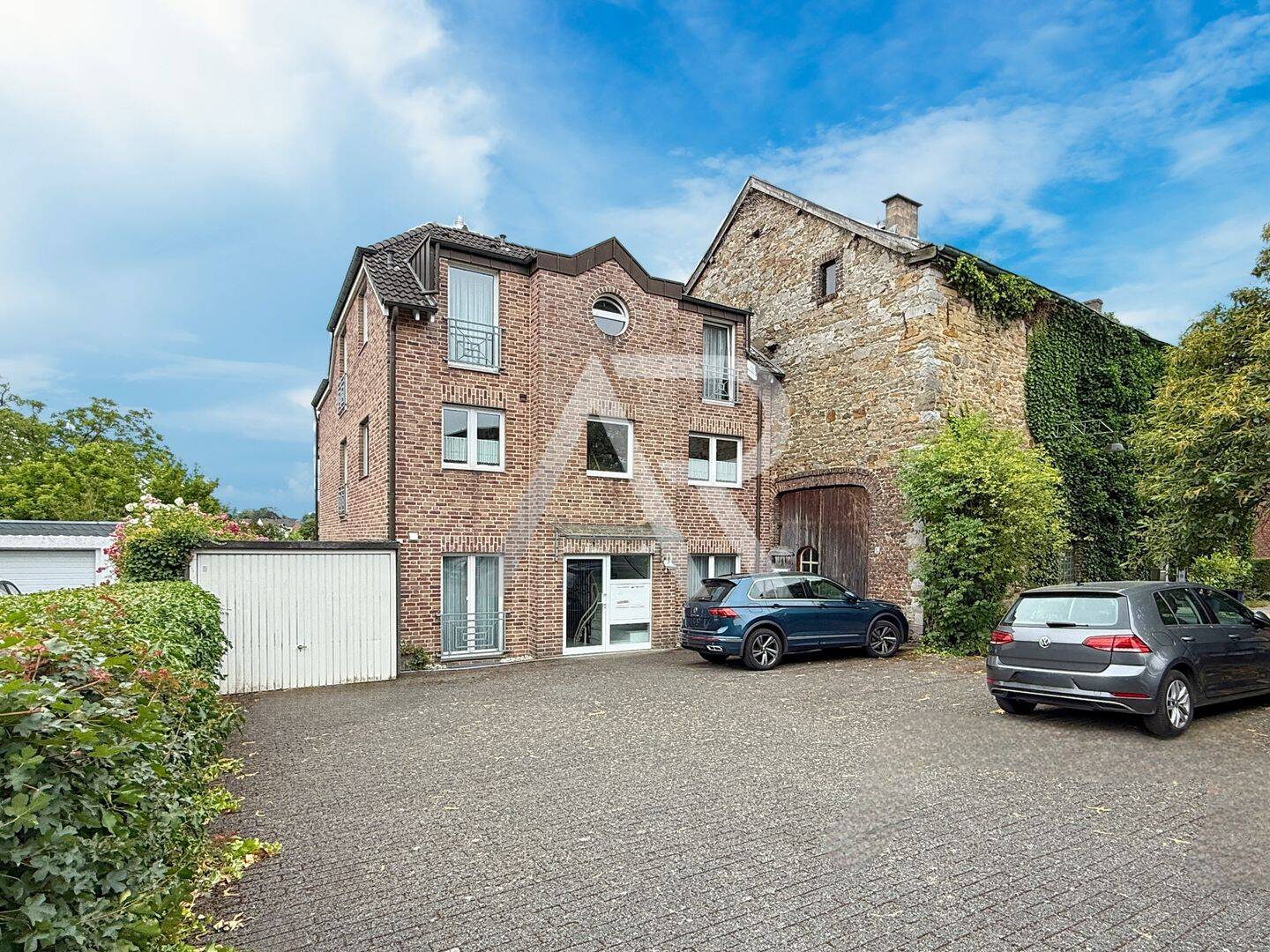 Loftartige Dachgeschosswohnung mit riesigem Balkon und Garage in Aachen-Oberforstbach!, 52076 Aachen