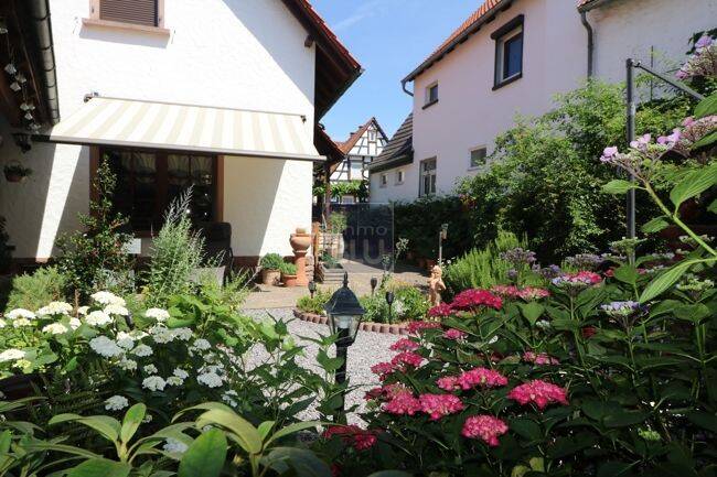 freist. Idyll mit Nebengeb., WoMo-Garage, Innenhof, Laubengang, PV-Anlage, …, 76872 Winden
