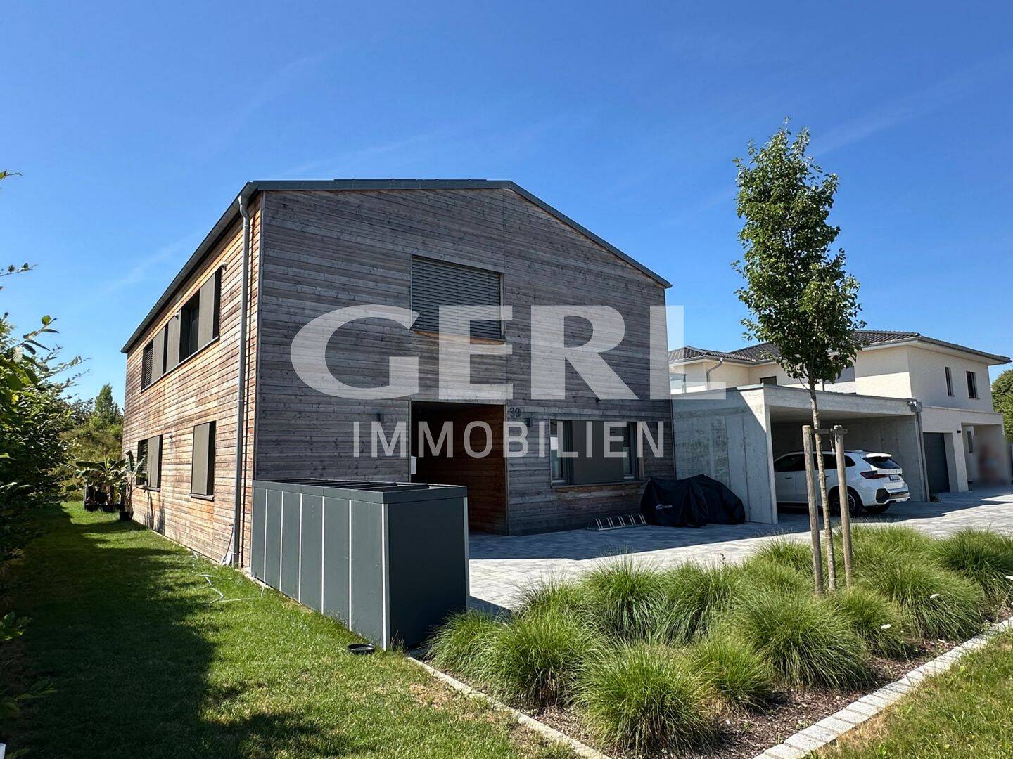 Neubau – Moderne 2-Zimmer-Dachgeschosswohnung mit Einbauküche und Balkon (WHG 04), 94315 Straubing