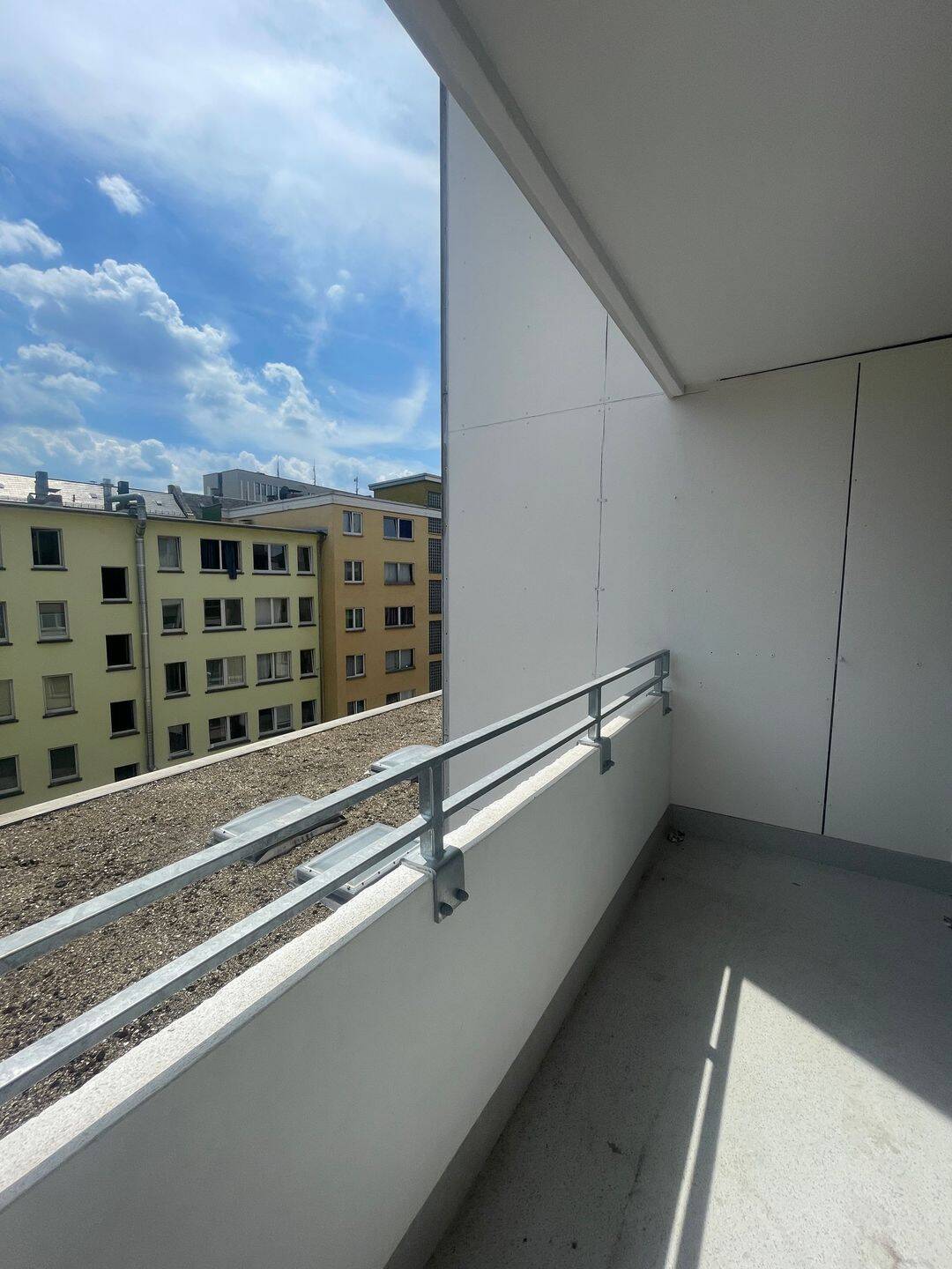 Kompaktes 2-Zimmer-Terrassenapartment im 3. Stock in Frankfurt am Main – Albusstraße, 60313 Frankfurt am Main (Altstadt Innenstadt)