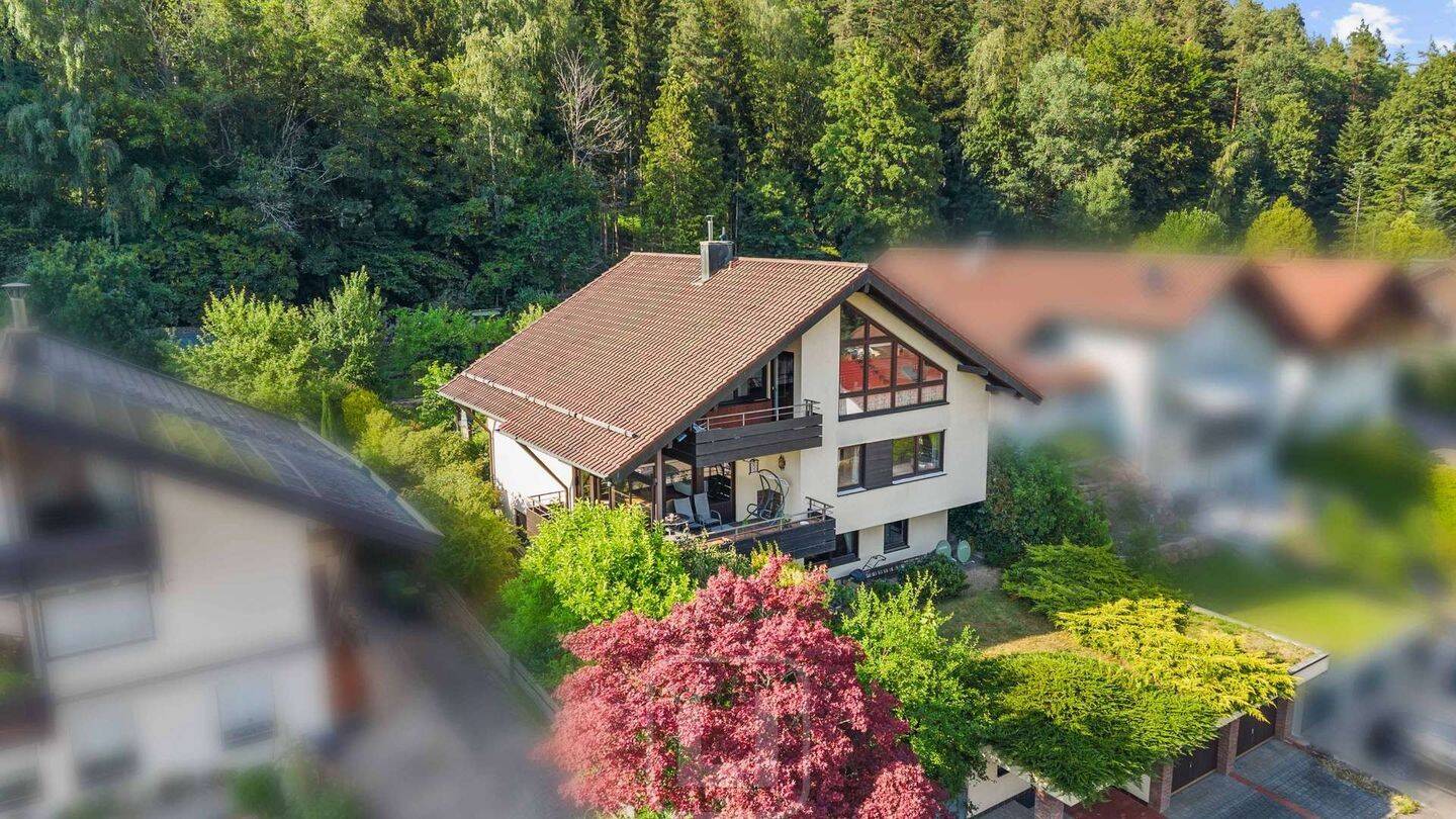 Mehrfamilienhaus | Drei Wohneinheiten | Traumhafte Lage am Waldrand | Doppelgarage & Stellplätze, 75323 Bad Wildbad