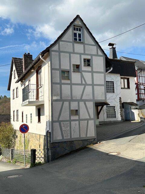 „Zwei Häuser – viele Möglichkeiten: Historisches Anwesen mit 260 m² Wohnfläche am Schloss Neuweilnau, 61276 Weilrod