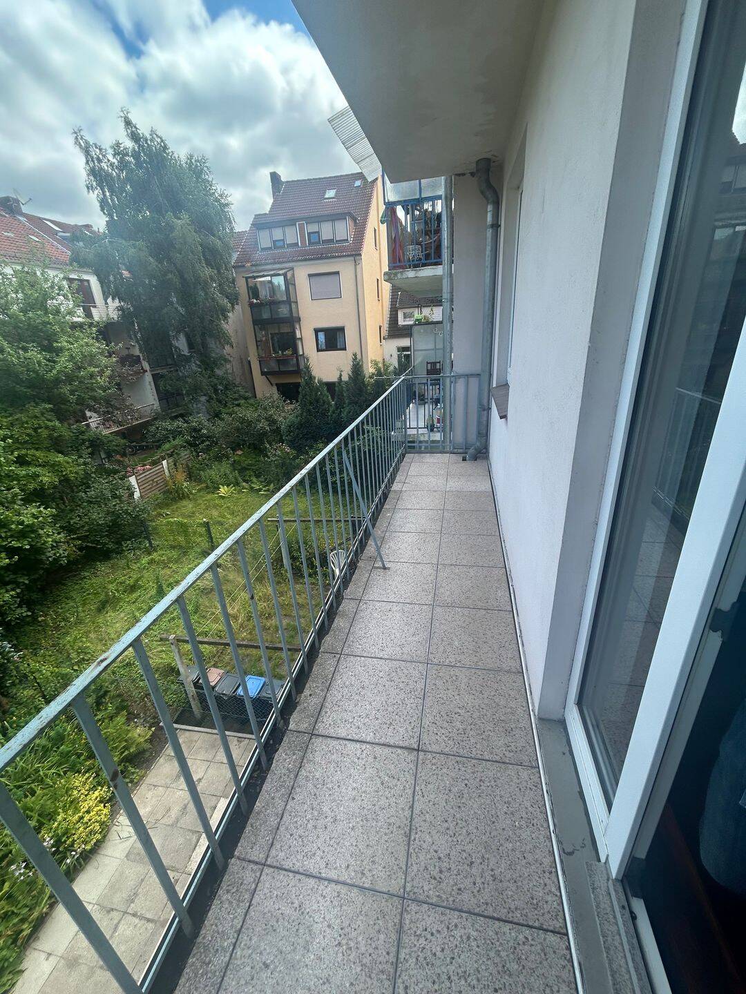 Charmante 2-Zimmer-Wohnung mit Balkon & Gemeinschaftsterrasse in begehrter Lage von Findorff, 28215 Bremen (Bahnhofsvorstadt Findorff-Bürgerweide Regensburger Straße Weidedamm)