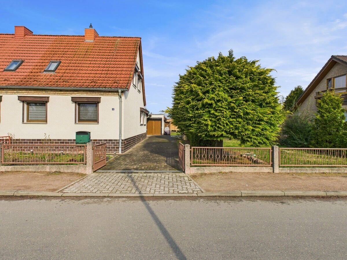 Doppelhaushälfte in Top-Lage von Halle-Dölau – Ruhig und doch stadtnah, 6120 Halle (Saale) (Dölau Heide Nord Heide Süd Kröllwitz Lettin)