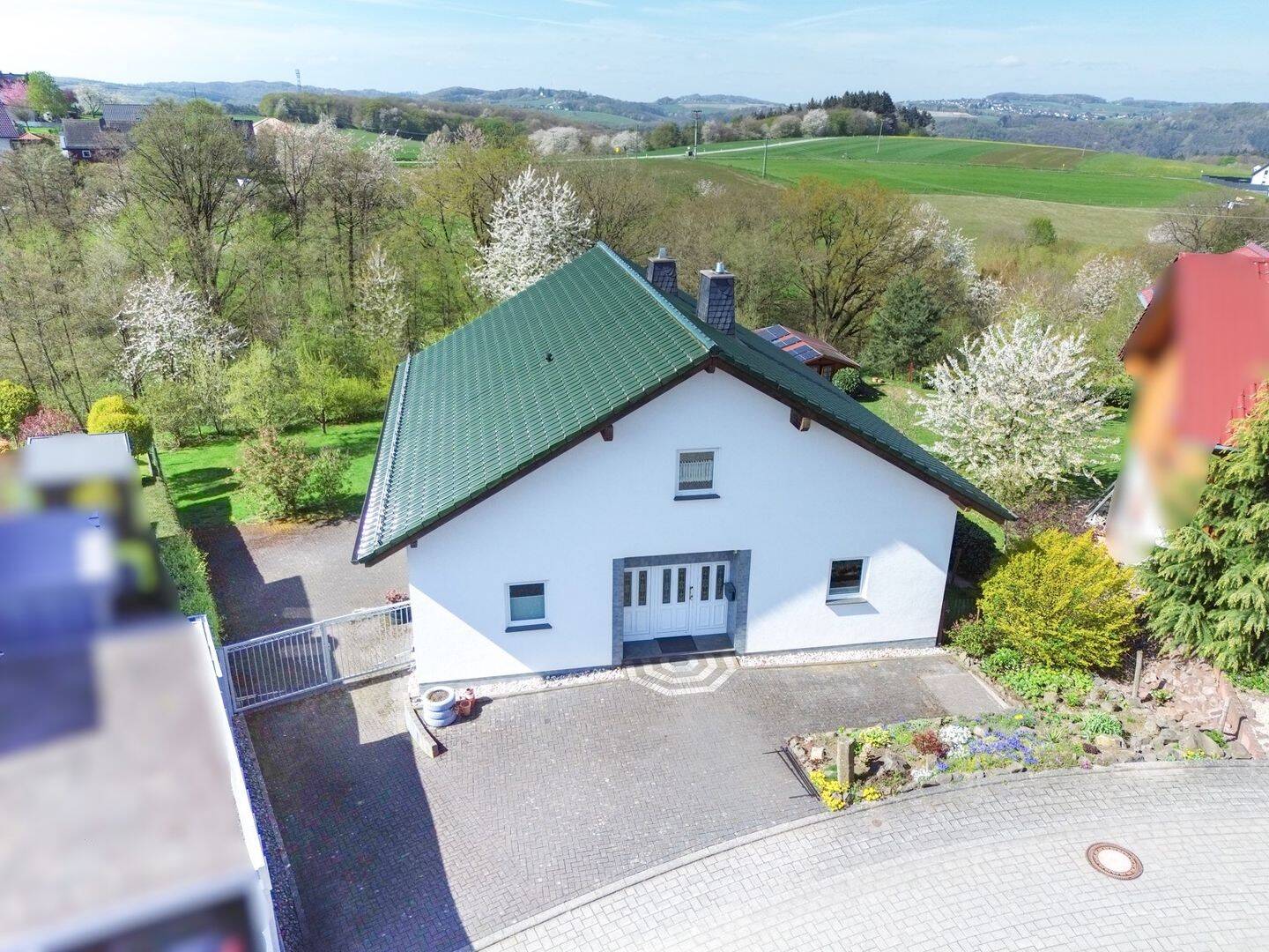 Top gepflegtes Einfamilienhaus mit 80 m² Ausbaureserve (vorbereitet) im DG in traumhafter Lage, 53577 Neustadt (Wied)