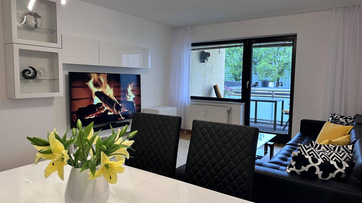Neben der U-Bahn, Komplett möbliert, 3-Zimmer-Wohnung – Wohnen auf Zeit in Milbertshofen, 80807 München (Milbertshofen-Am Hart Schwabing-Freimann)
