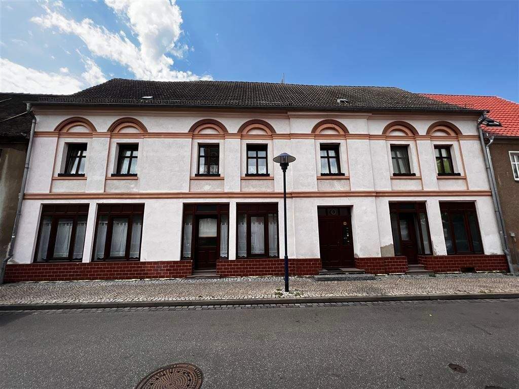 sanierter Vierseitenhof in guter Lage MFH mit ca. 7,7% Rendite + Entwicklungspotential in Dessau., 6862 Dessau-Roßlau
