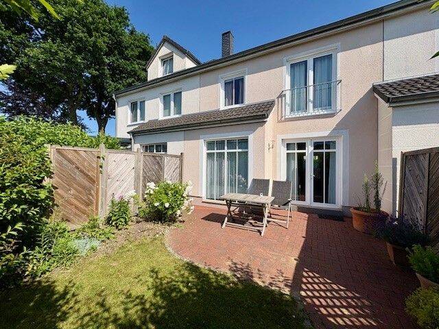 Reihenmittelhaus mit 2 Stellplätzen in Borstel Hohenraden, beliebte Pendlerlage, Otto Stöben Immobilien GmbH, 25494 Borstel-Hohenraden