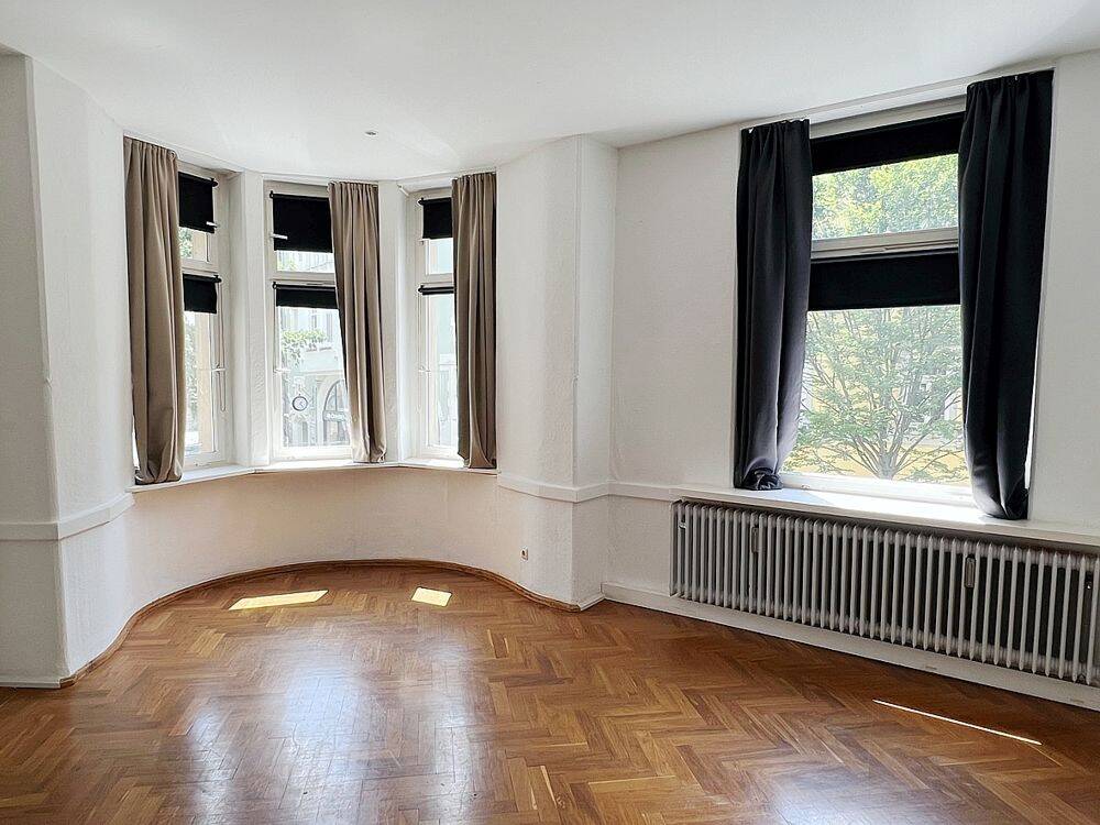 Altbaufreunde aufgepasst! 3-Zimmer-Altbauwohnung in zentraler Innenstadtlage, 96450 Coburg