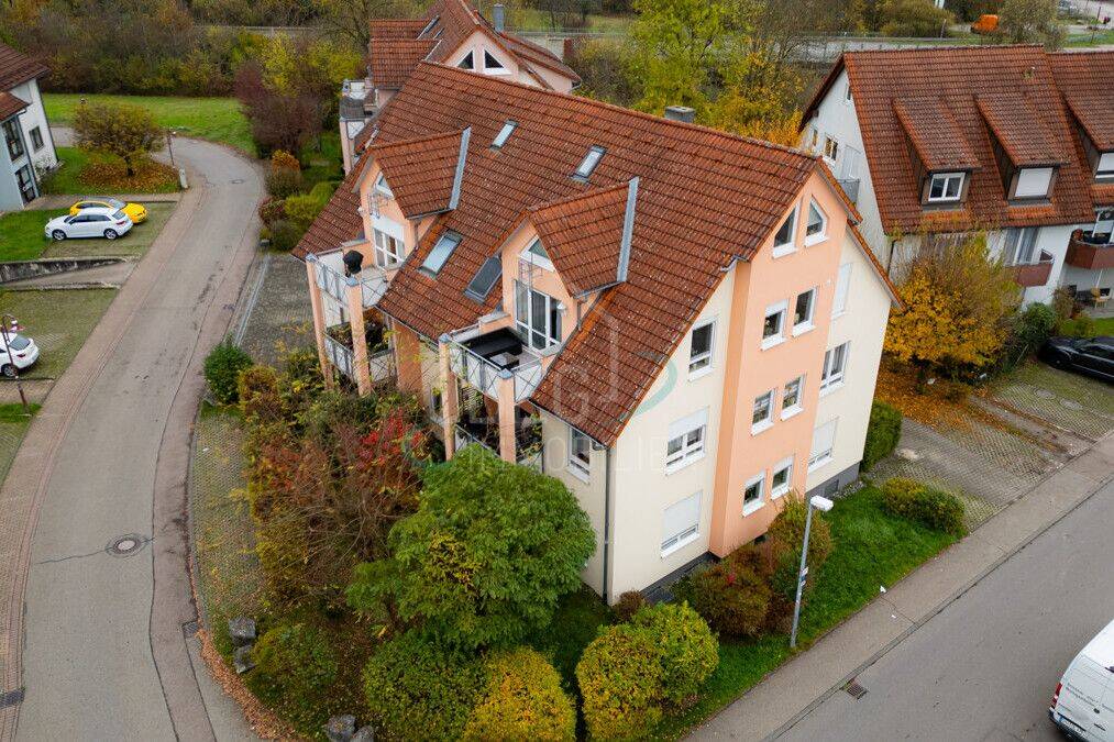 Lichtdurchflutete Erdgeschosswohnung mit Garage und Stellplatz, 74427 Fichtenberg