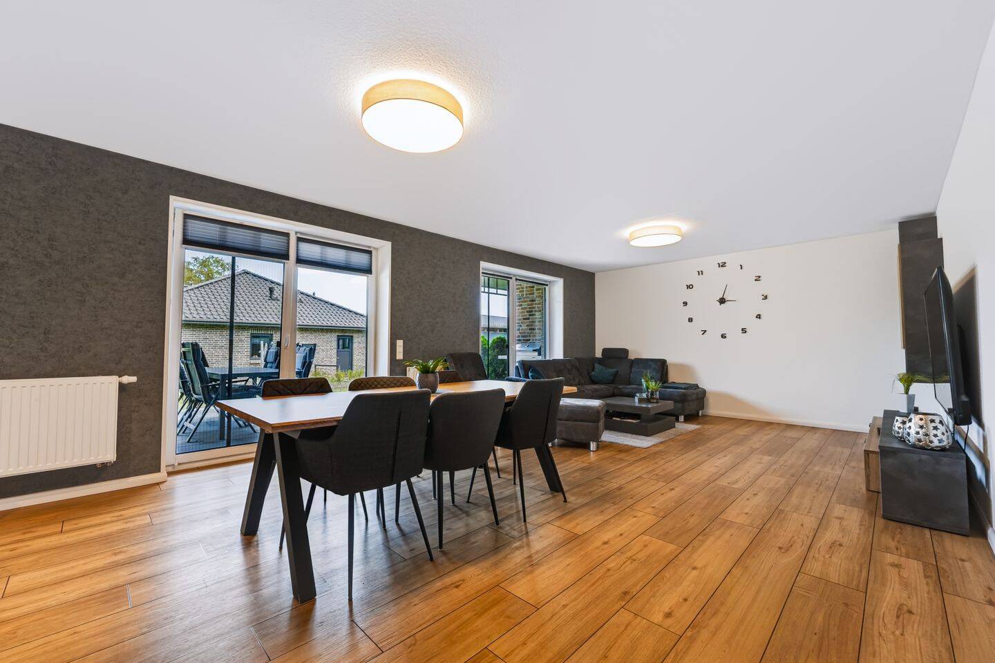 Einziehen und genießen – Modernes Einfamilienhaus mit Designküche und überdachter Terrasse, 24994 Böxlund