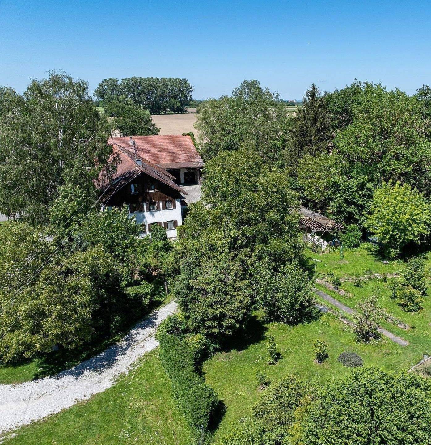 Garten Paradies – Idyllisches großzügiges Anwesen / Bauernhof / Dreifamilienhaus nähe Erding, 85435 Erding