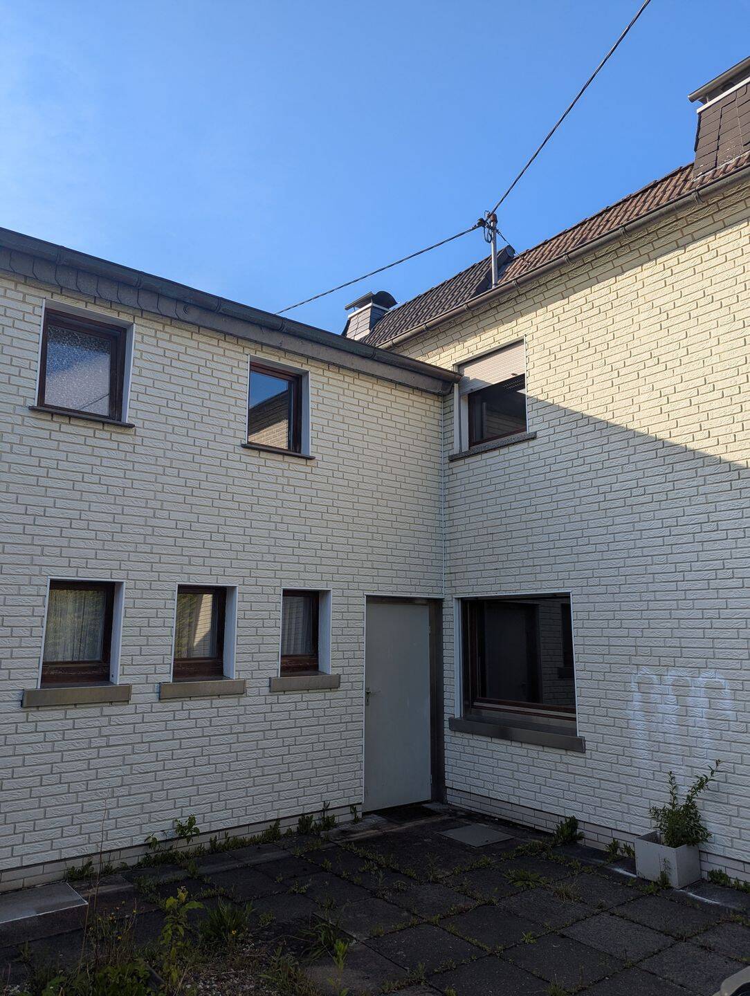 1 FH mit großem Grundstück sowie 2 Garagen für den Handwerker !, 57555 Brachbach
