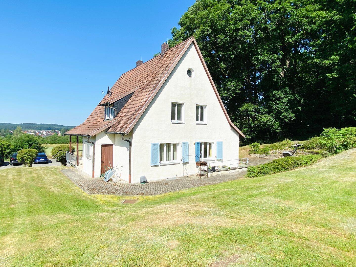 Wohnen im ehemaligen Pfarrhaus in idyllischer Lage am Waldrand, 96237 Ebersdorf b. Coburg