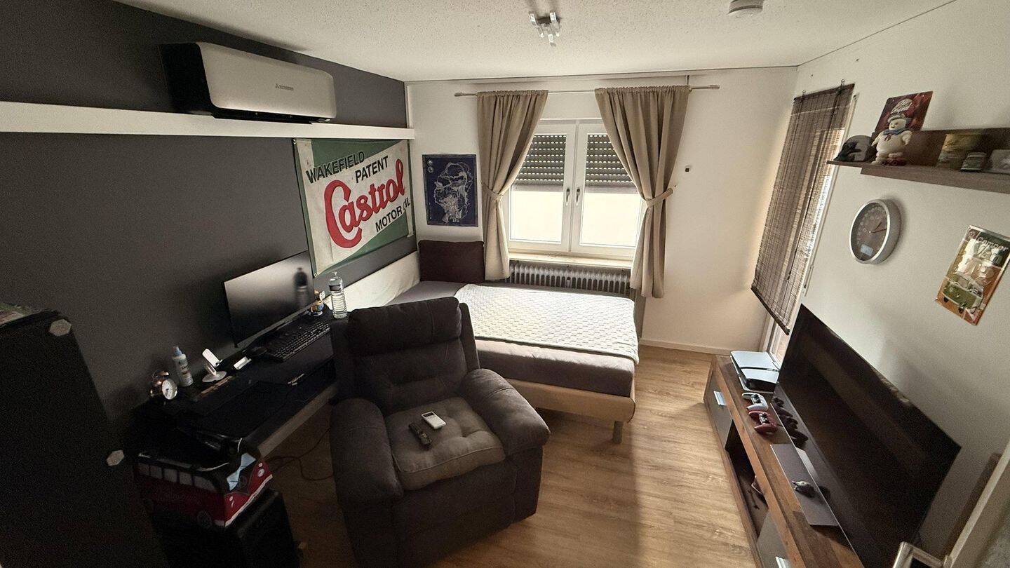 Klimatisiertes Raumwunder: Renovierte 4-Zimmer-Wohnung mit 2 Balkonen & 2 Garagen, 79336 Herbolzheim