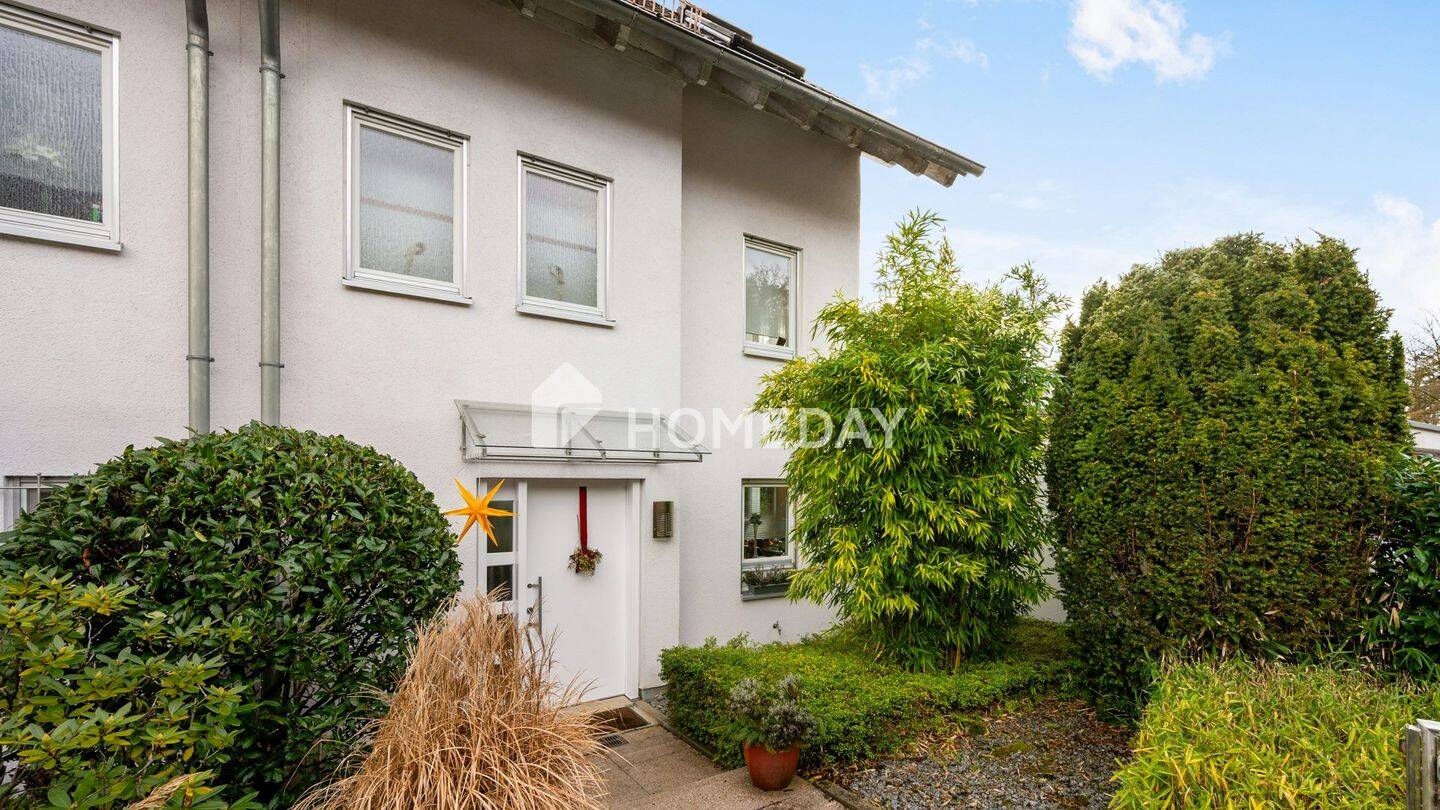 Exklusives Wohnen am Waldrand in Stuttgart-Schönberg – hochwertige DHH mit über 250 m² Nutzfläche, 70599 Stuttgart