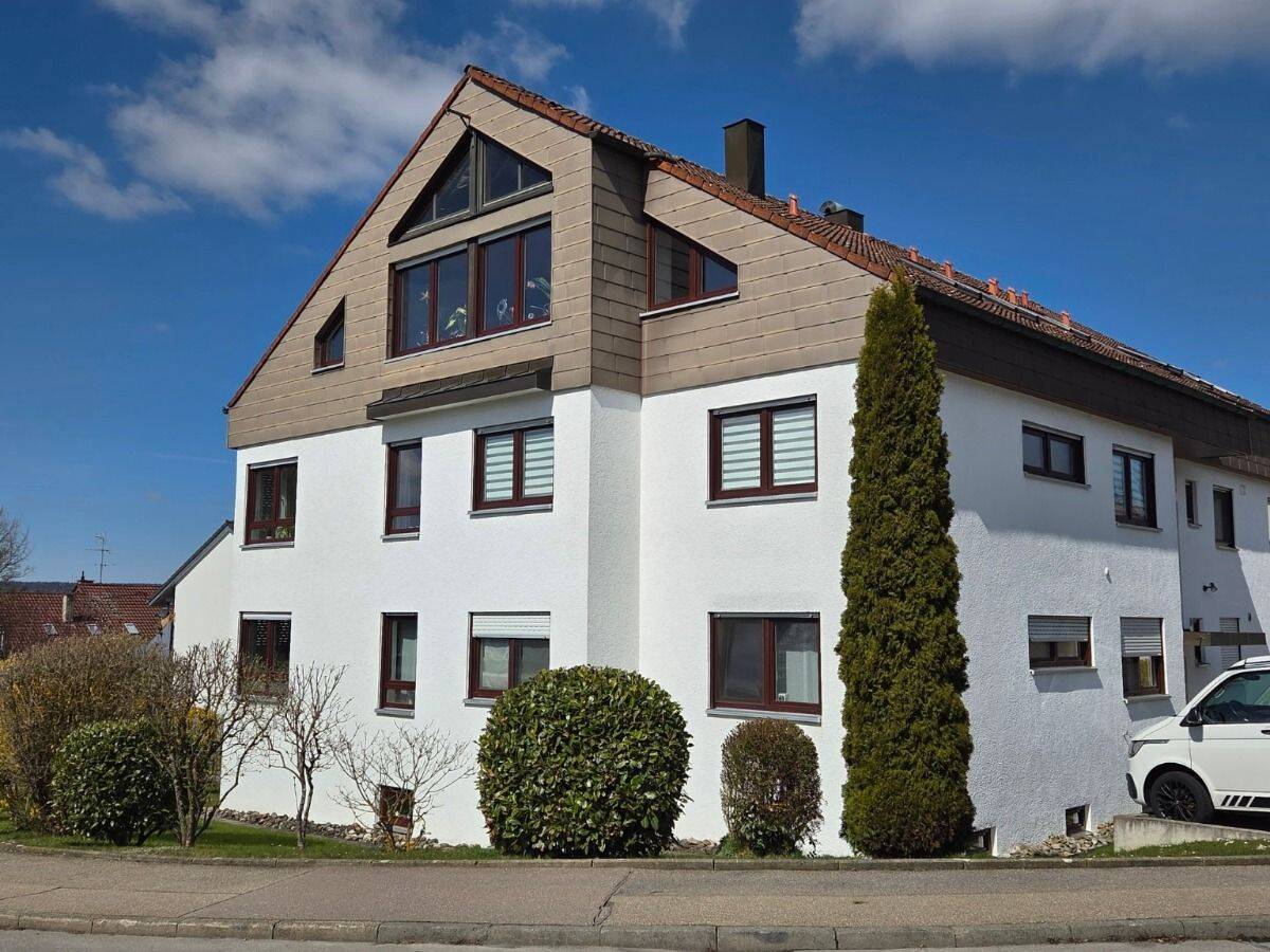 Perfekt für Familien – Helle 5,5 Zimmer-Wohnung mit Balkon, Küche & TG-Stellplatz, 72488 Sigmaringen