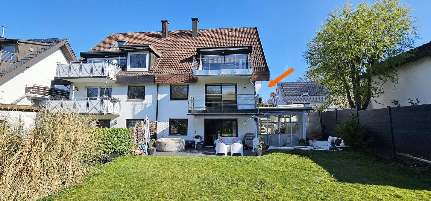 Großzügige 2-Zimmer-Wohnung mit Süd-Balkon, Stellplatz und Blick ins Grüne in begehrter Lage, 79194 Gundelfingen