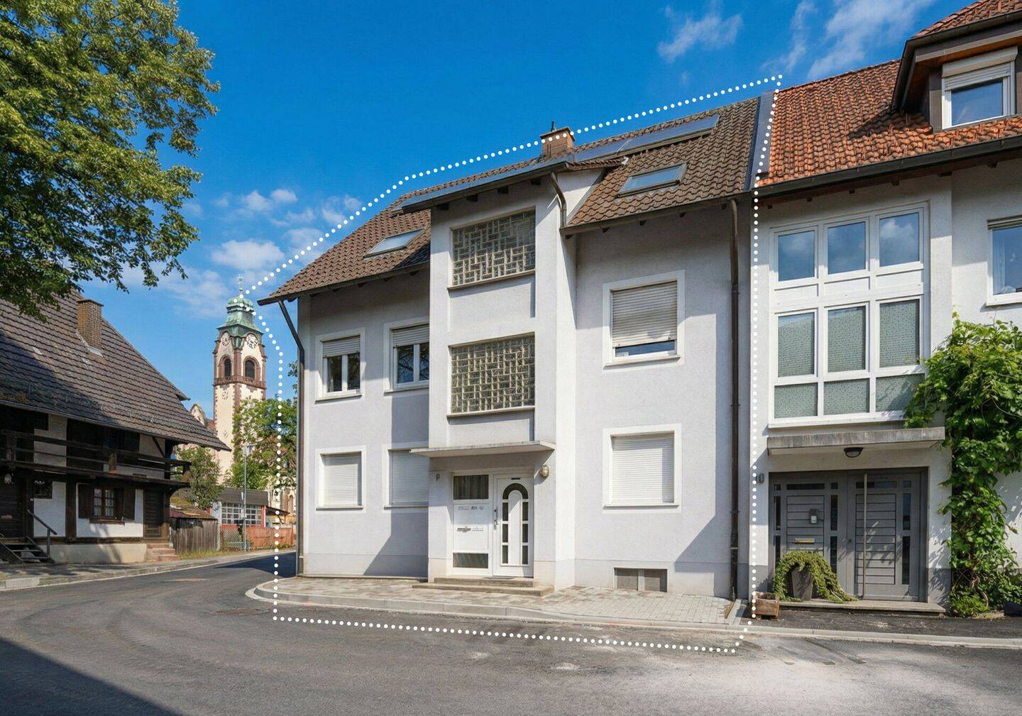 Lukratives Anlageobjekt – teilvermietetes 3-Familienhaus im Herzen von 79183 Waldkirch-Kollnau, 79183 Waldkirch