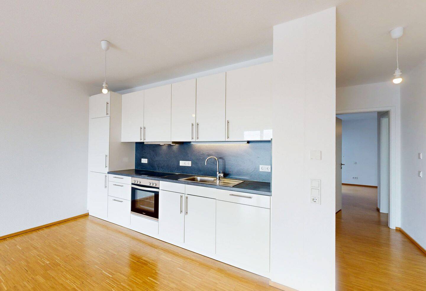 Schöne 4-Zimmer-Wohnung im Top Lage!, 60528 Frankfurt am Main (Niederrad Sachsenhausen Schwanheim)