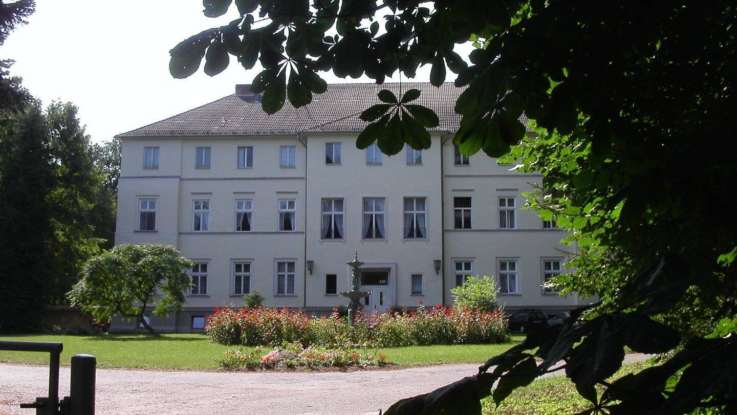 Schloss mit Entwicklungspotenzial, 17495 Groß Kiesow