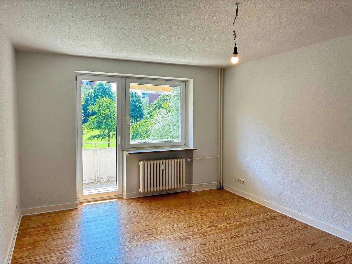 3,5 Zimmerwohnung mit Gäste-WC und Balkon, 24149 Kiel (Neumühlen-Dietrichsdorf)