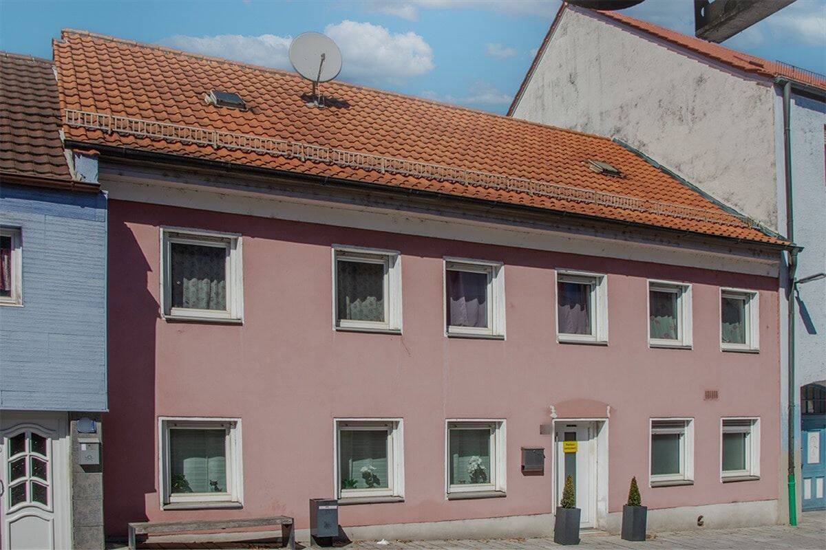 Großes Reihenmittelhaus in Landau an der Isar, 94405 Landau a.d. Isar (Landau)