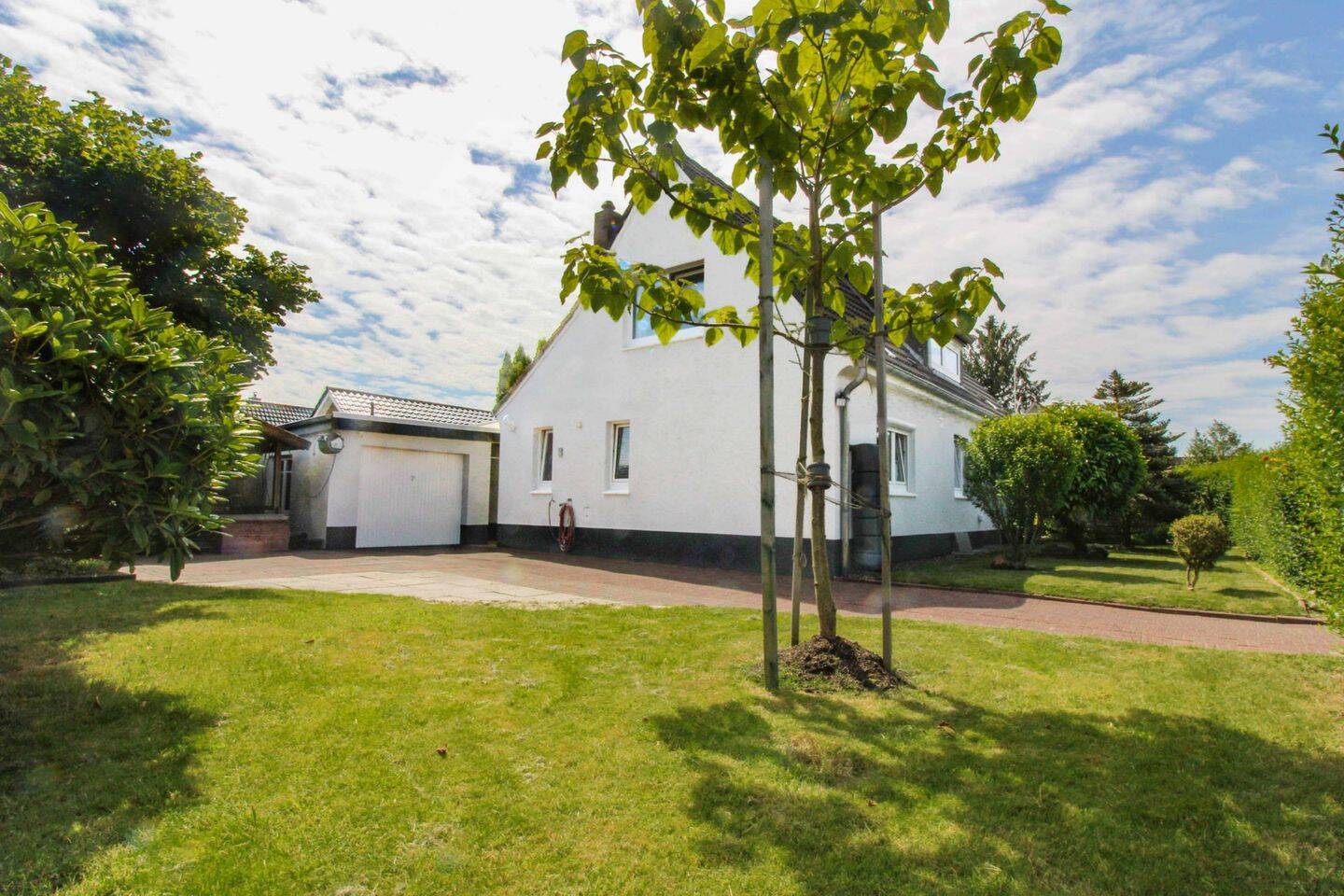 Grün, idyllisch und dennoch zentral! Charmantes Einfamilienhaus mit traumhaftem Garten in Cuxhaven, 27472 Cuxhaven