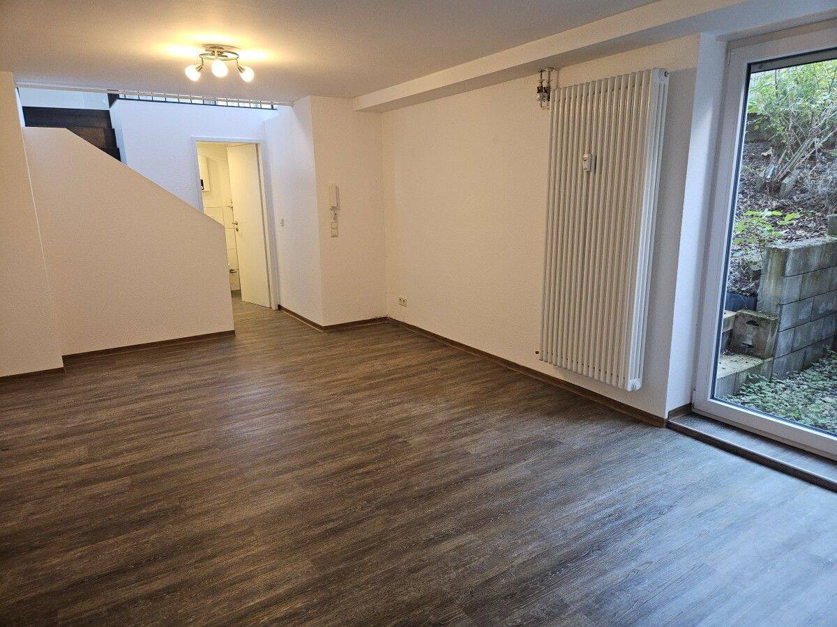 Maisonettewohnung mit Terrasse, Garten und PKW Stellplatz, ab sofort frei!!!, 54292 Trier (Eitelsbach Ruwer Trier-Nord)
