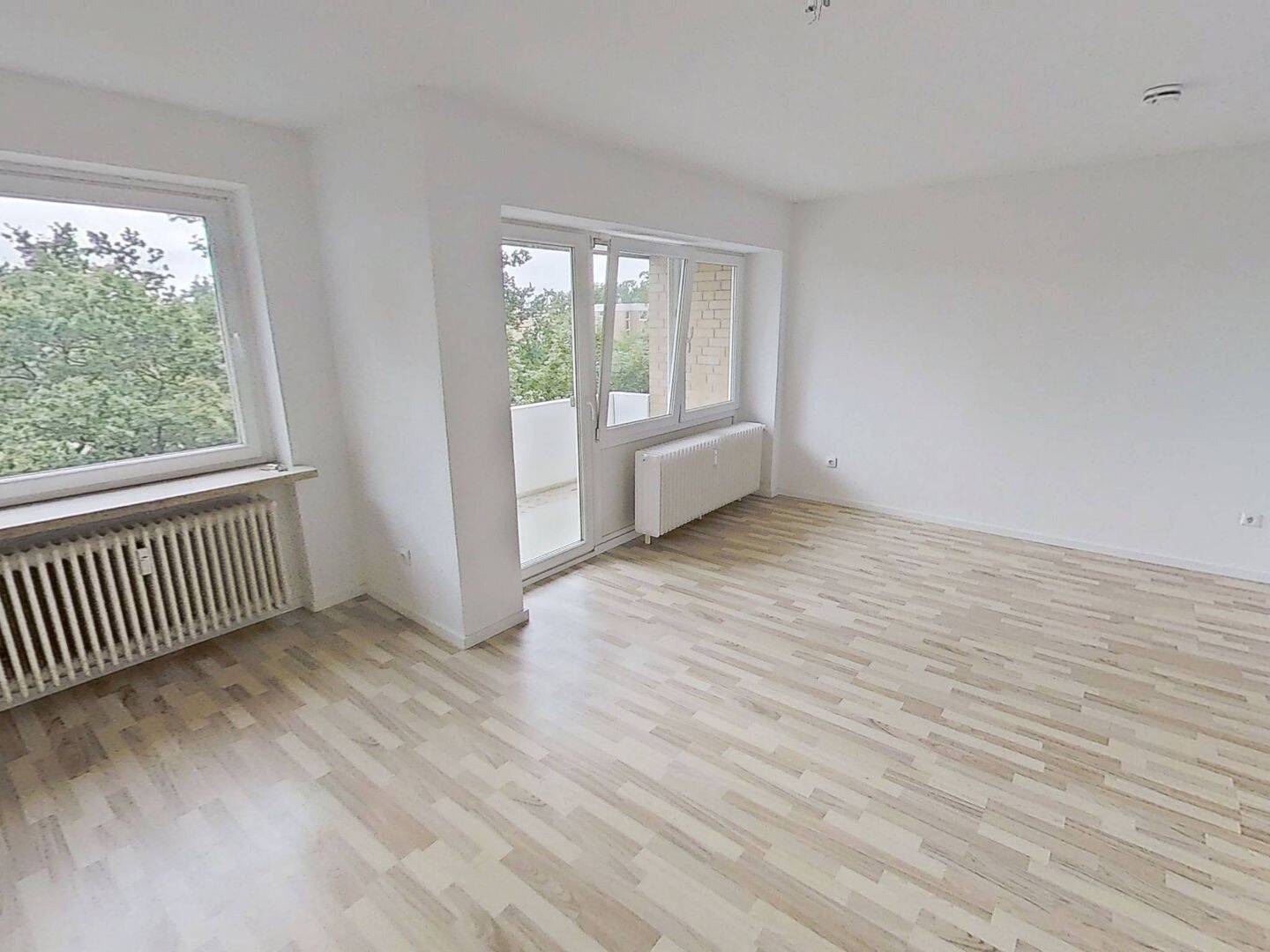 Perfekt angebunden & idyllisch wohnen: Helle 2-Zimmer-Wohnung mit Loggia in Burgdorf, 31303 Burgdorf