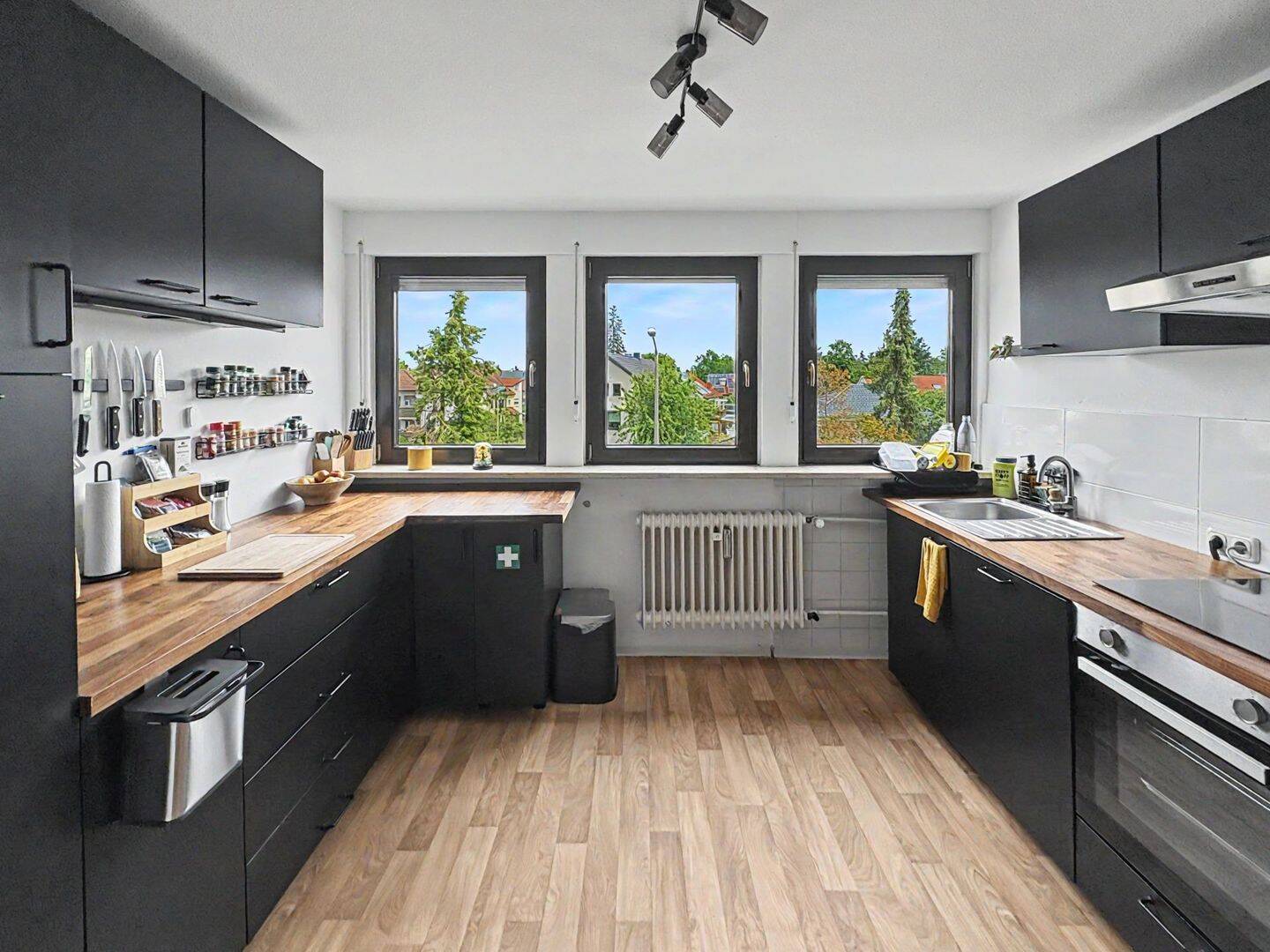 Gepflegte 3-Zimmer-Dachgeschosswohnung mit ca. 98 m² in Erlangen-Büchenbach, 91056 Erlangen