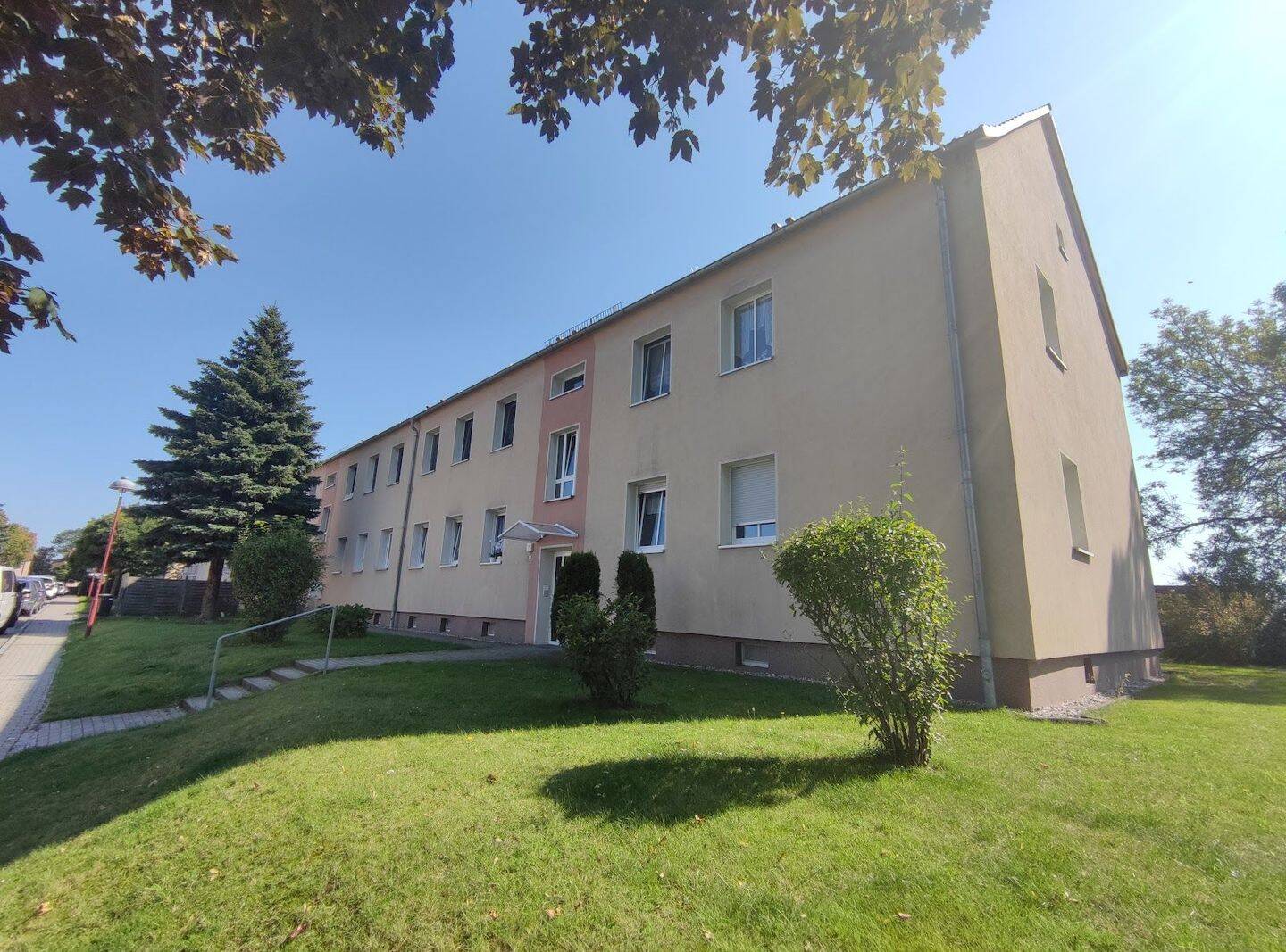 FAMILIENWOHNUNG in RUHIGER LAGE, 4567 Kitzscher
