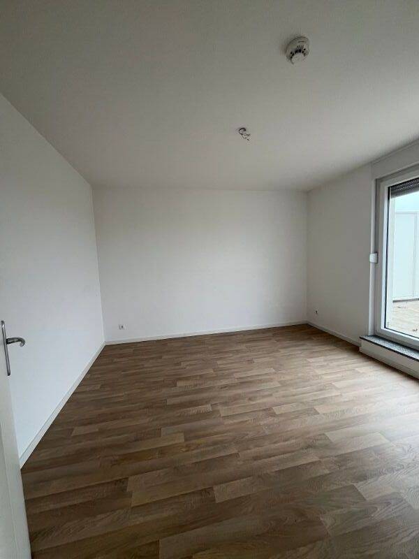 3 Zimmer Wohnung ab sofort mit Terrasse!, 12627 Berlin (Marzahn-Hellersdorf Hellersdorf)