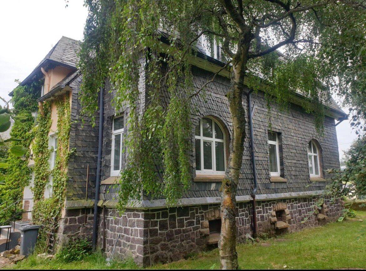 *Stadtvilla* 1800 Quadratmeter Grundstück, Industrieküche und Sauna, 55777 Berschweiler bei Baumholder