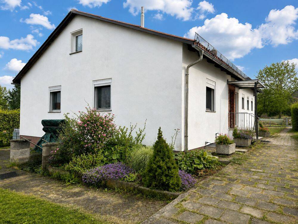 Großzügiger Bungalow in Massivbauweise mit herrlichem Grundstück in ländlicher Lage!, 95503 Hummeltal