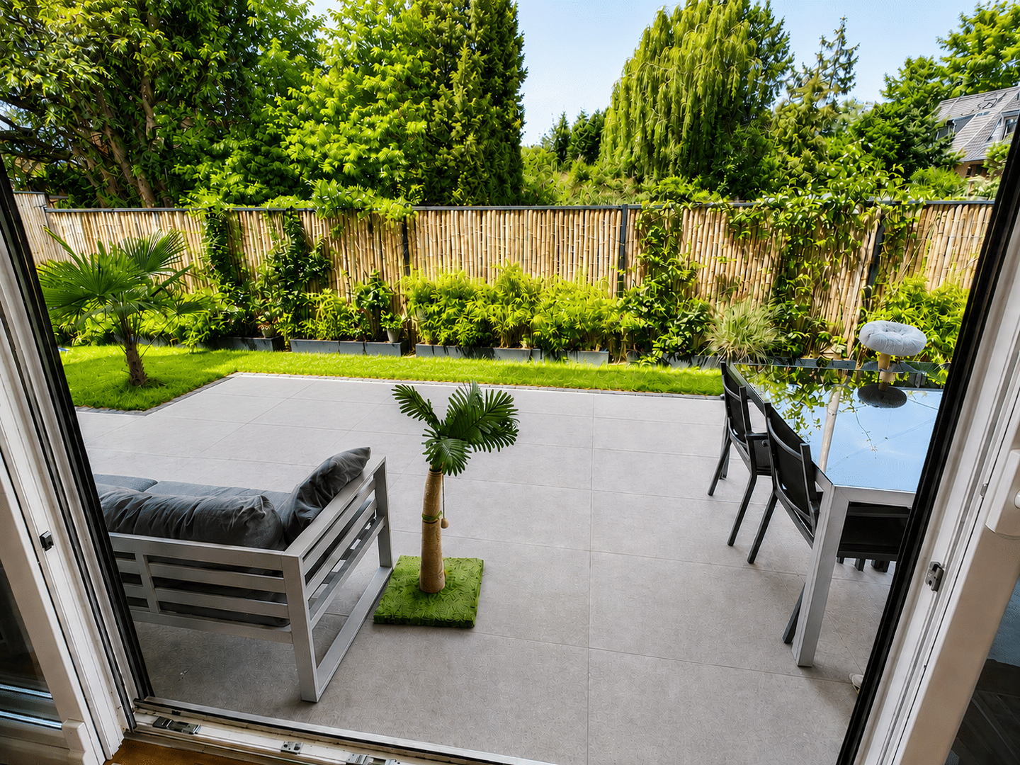 *Provisionsfrei* Exklusive Erdgeschoss-Terrassenwohnung mit hochwertiger Ausstattung und Garten in Köln-Rath/Heumar, 51107 Köln (Kalk)