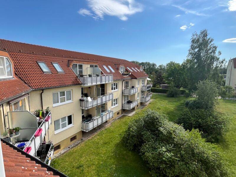 Wohnen in ruhiger, grüner Lage – helle + geräumige 2-Zi.-Whg. mit sonnigem Balkon, frisch renoviert!, 4552 Borna