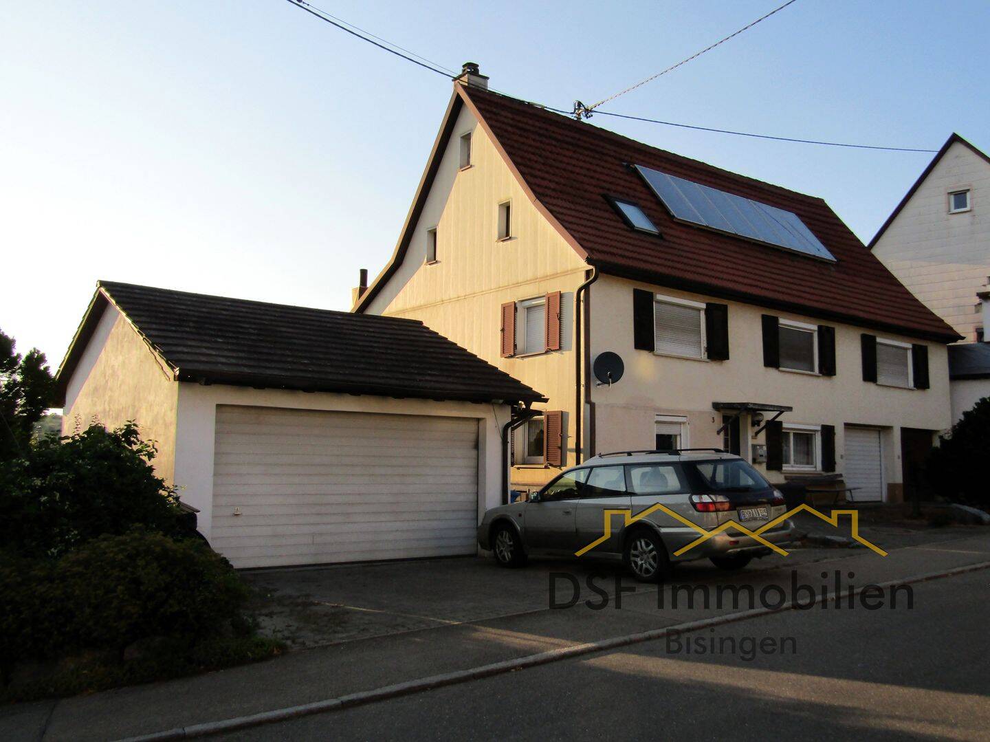 Dein neues Zuhause: Lichtdurchflutetes Familienparadies mit Solarenergie in Balingen-Engstlatt!, 72336 Balingen