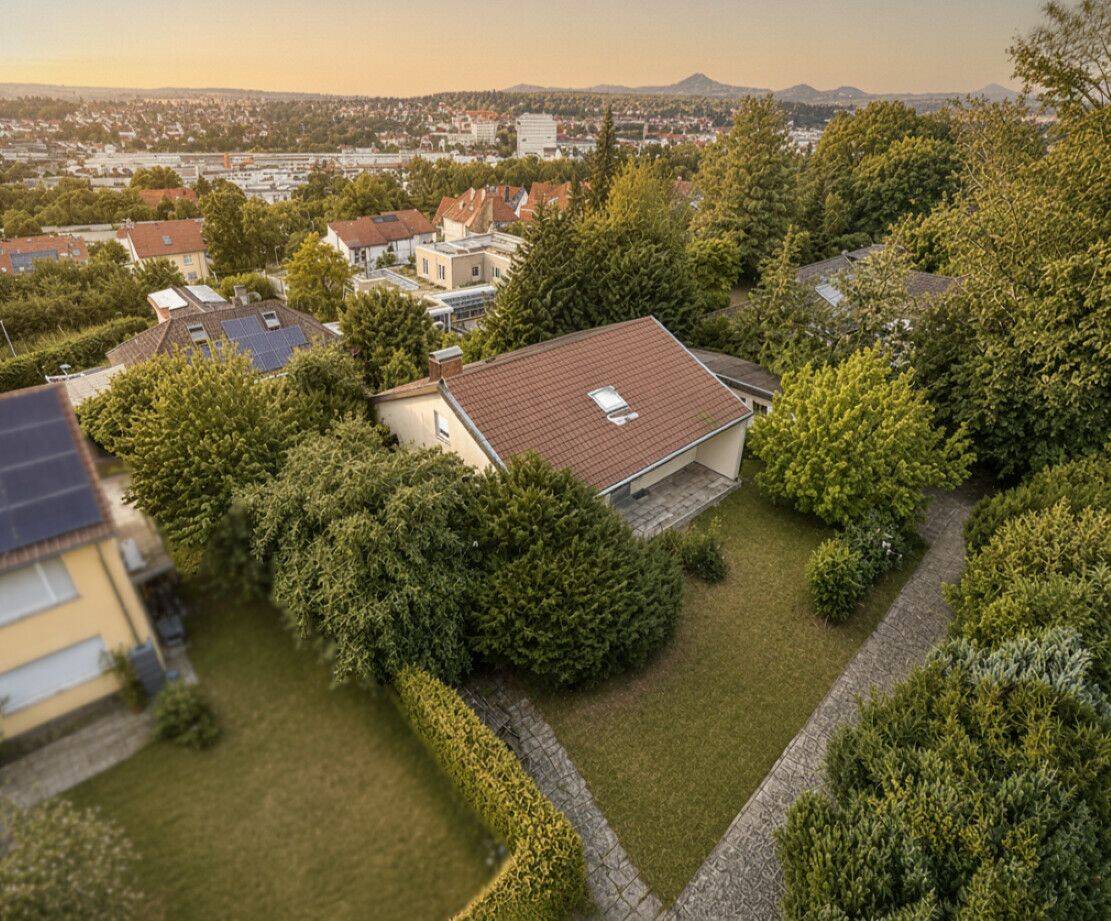 Außergewöhnliches Grundstück mit Einfamilienhaus in begehrter Wohnlage von Göppingen-Jebenhausen, 73035 Göppingen