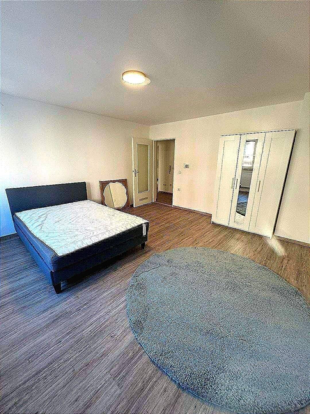 Großzügiges Zimmer mit Balkon in WG in Nürnberg Gostenhof – RENOVIERT und MÖBLIERT, 90443 Nürnberg