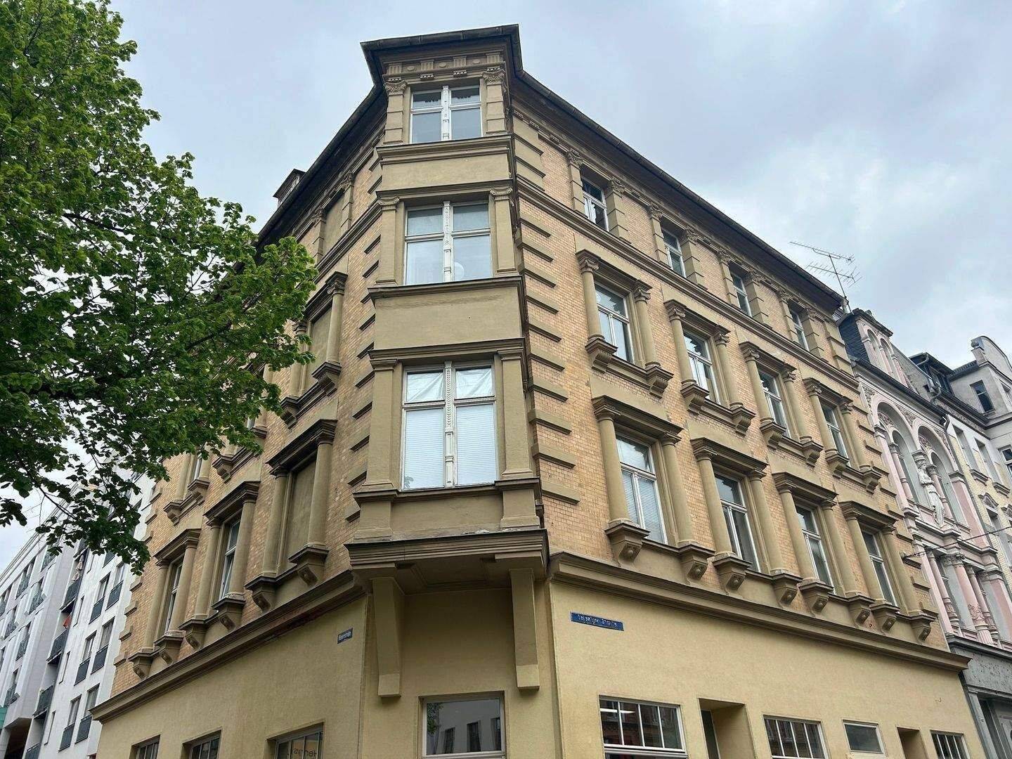 2-Zimmer Dachgeschosswohnung in bester Innenstadtlage!, 6108 Halle (Saale) (Altstadt Giebichenstein Innenstadt Paulusviertel Saaleaue)