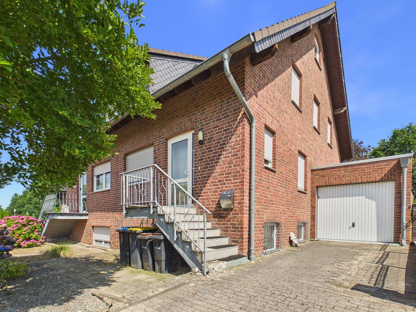 Modernes Einfamilienhaus mit Garten, Garage und Stellplätzen in Selfkant-Schalbruch zur Miete!, 52538 Gangelt