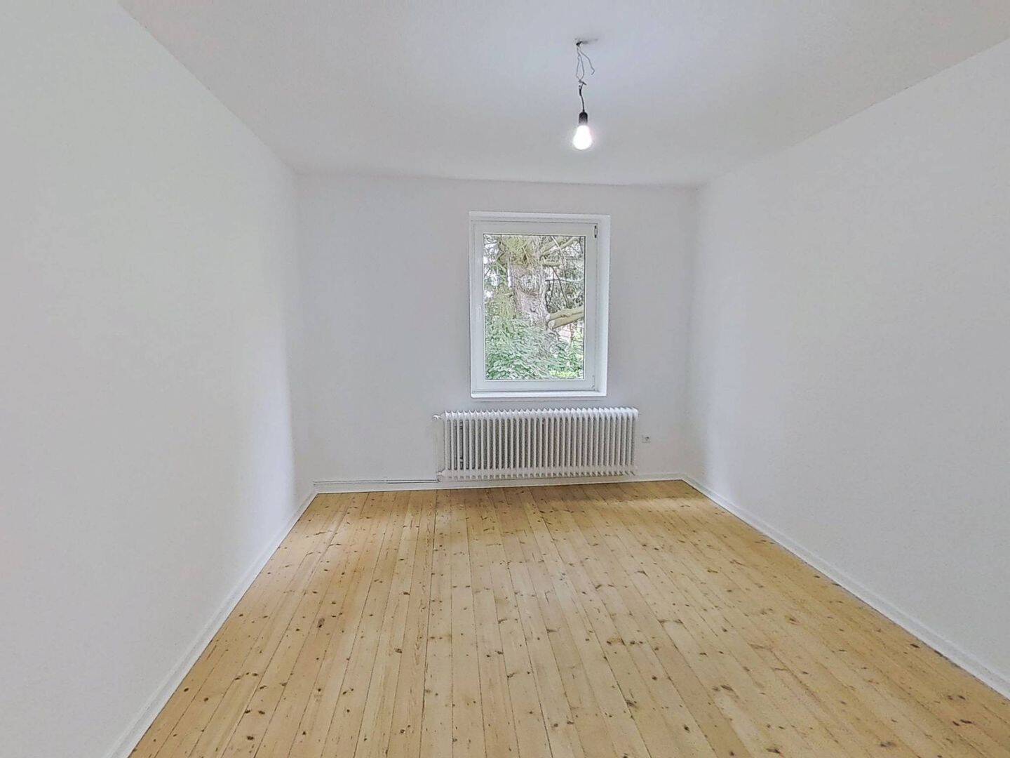 Gemütliche 2-Zimmer-Wohnung mit modernem Tageslichtbad und großer Küche, 33607 Bielefeld (Innenstadt)