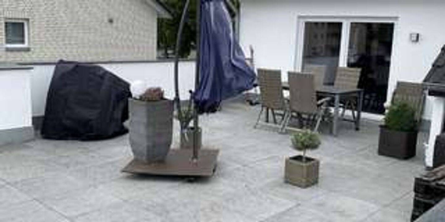 Moderne Wohnung mit 65 m² Dachterrasse – ideal für bis zu 3 Personen & WG-geeignet, 33689 Bielefeld (Dalbke Sennestadt)
